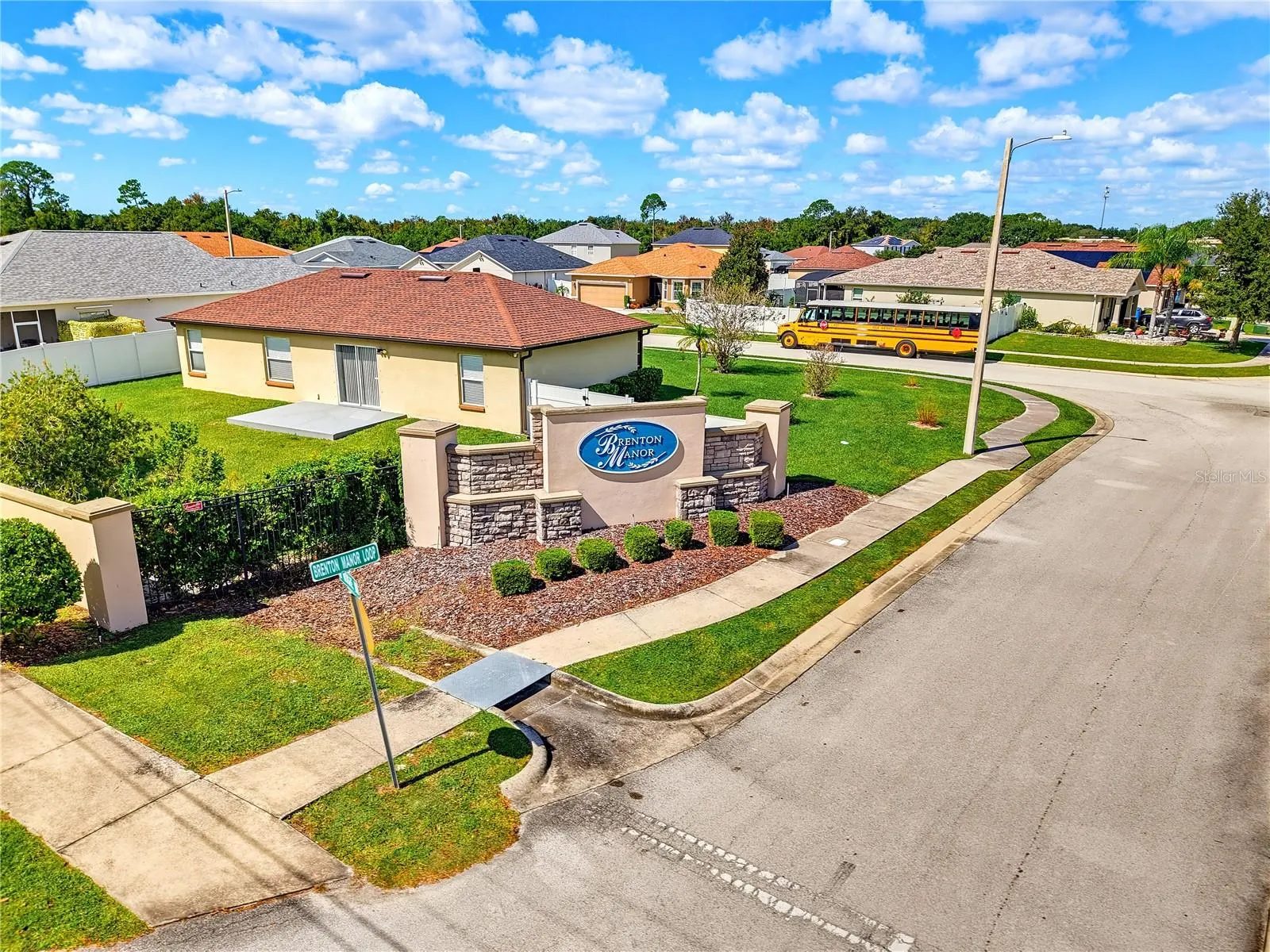 1085 BRENTON MANOR DR
