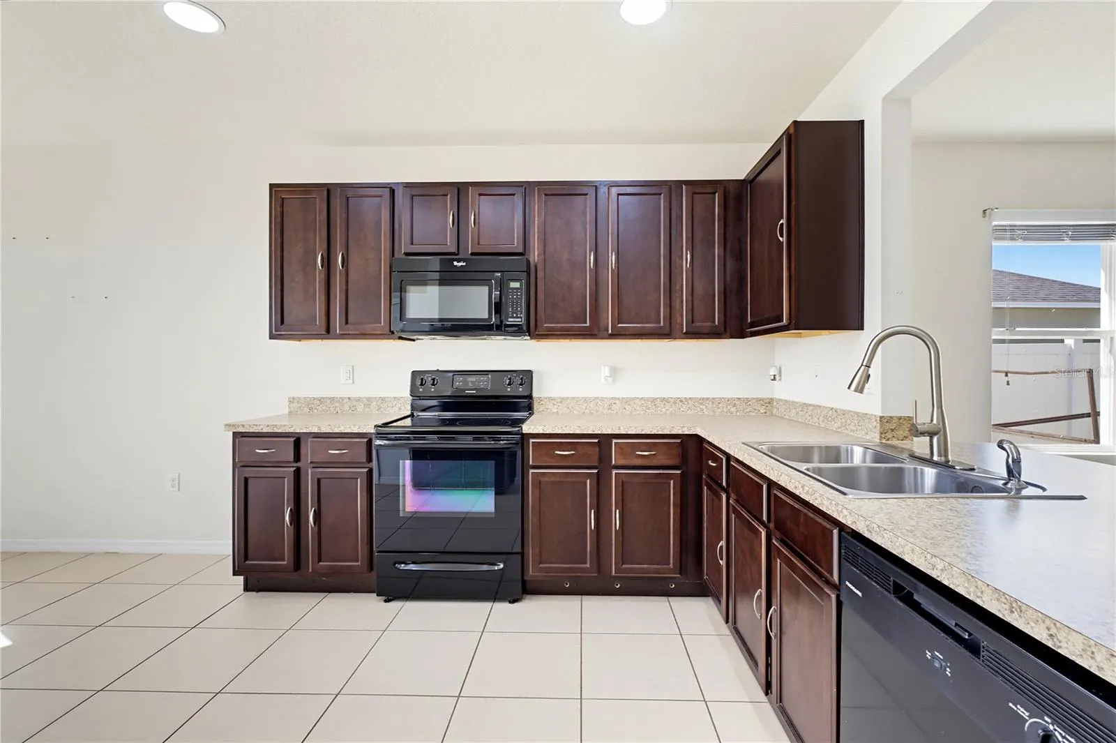 1085 BRENTON MANOR DR