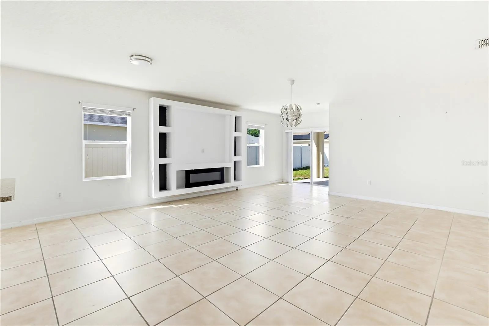 1085 BRENTON MANOR DR