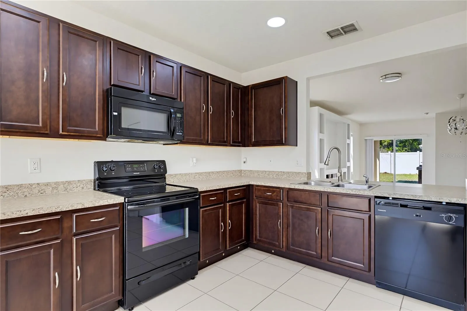 1085 BRENTON MANOR DR