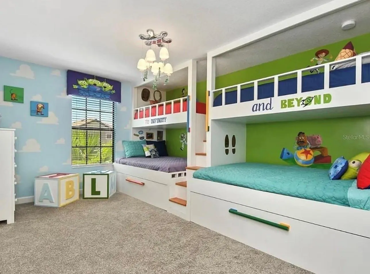 5435 SOLTERRA CIR