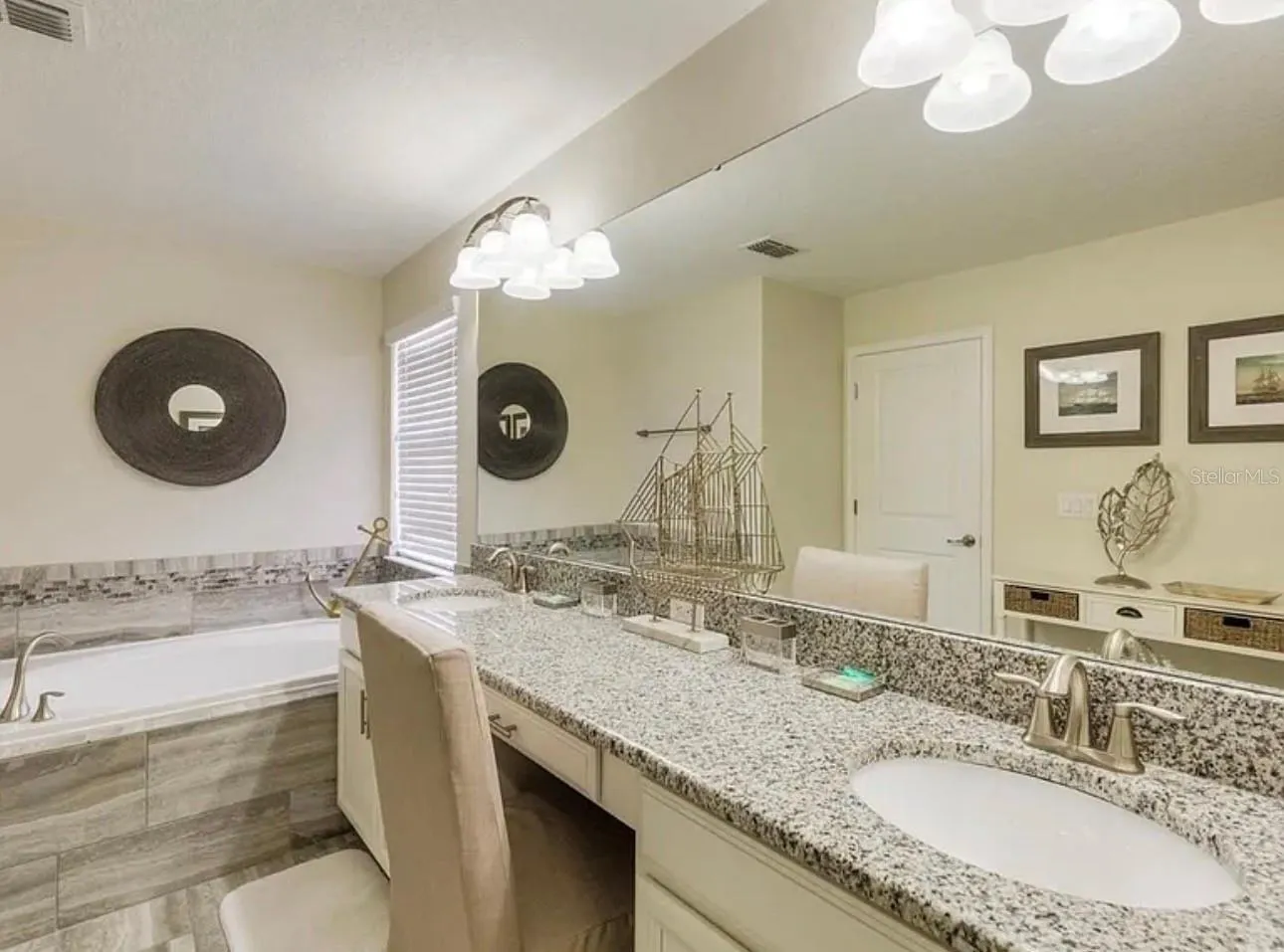 5435 SOLTERRA CIR