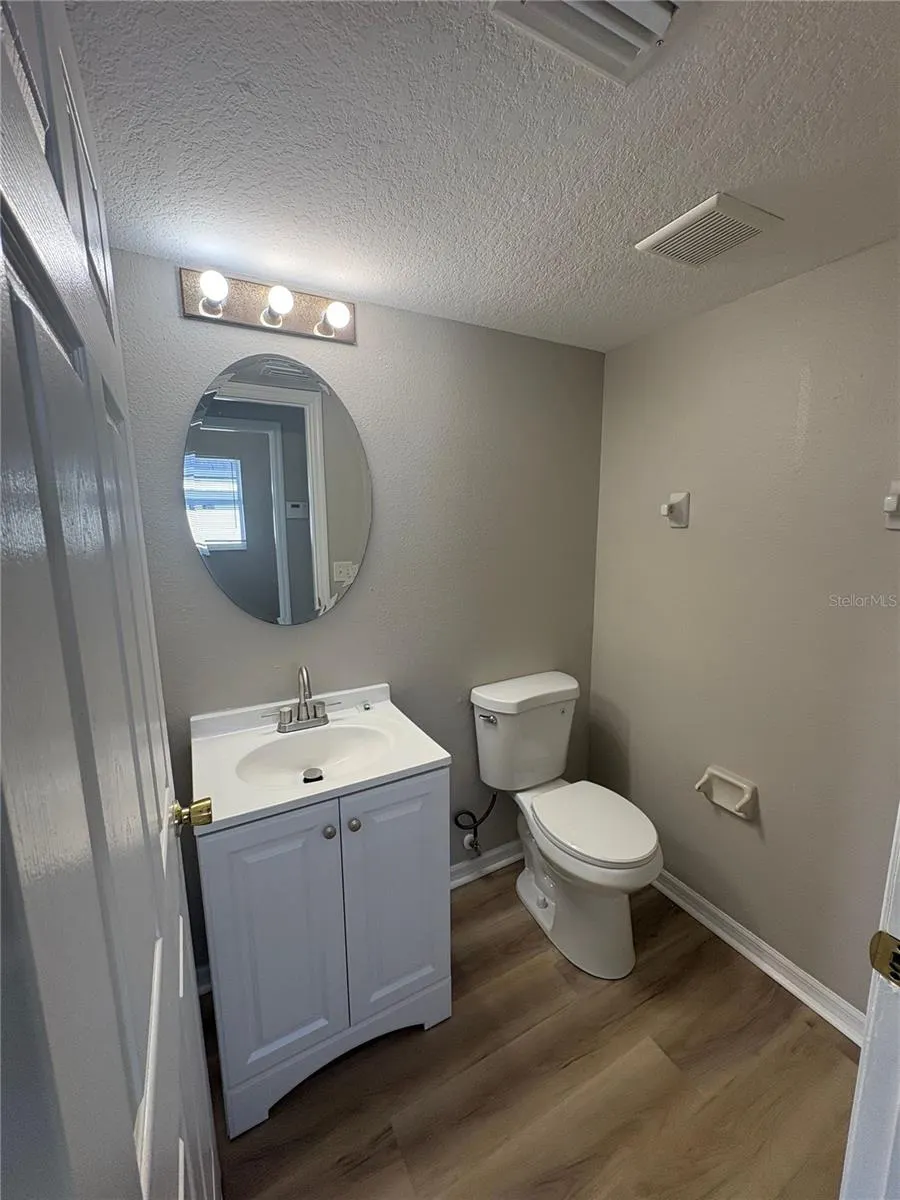 303 CHURCHILL CT