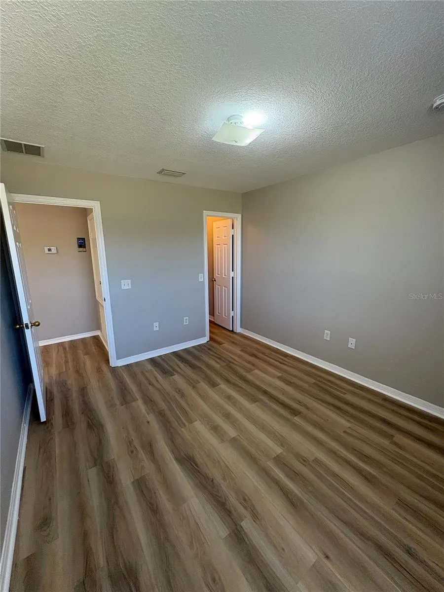 303 CHURCHILL CT
