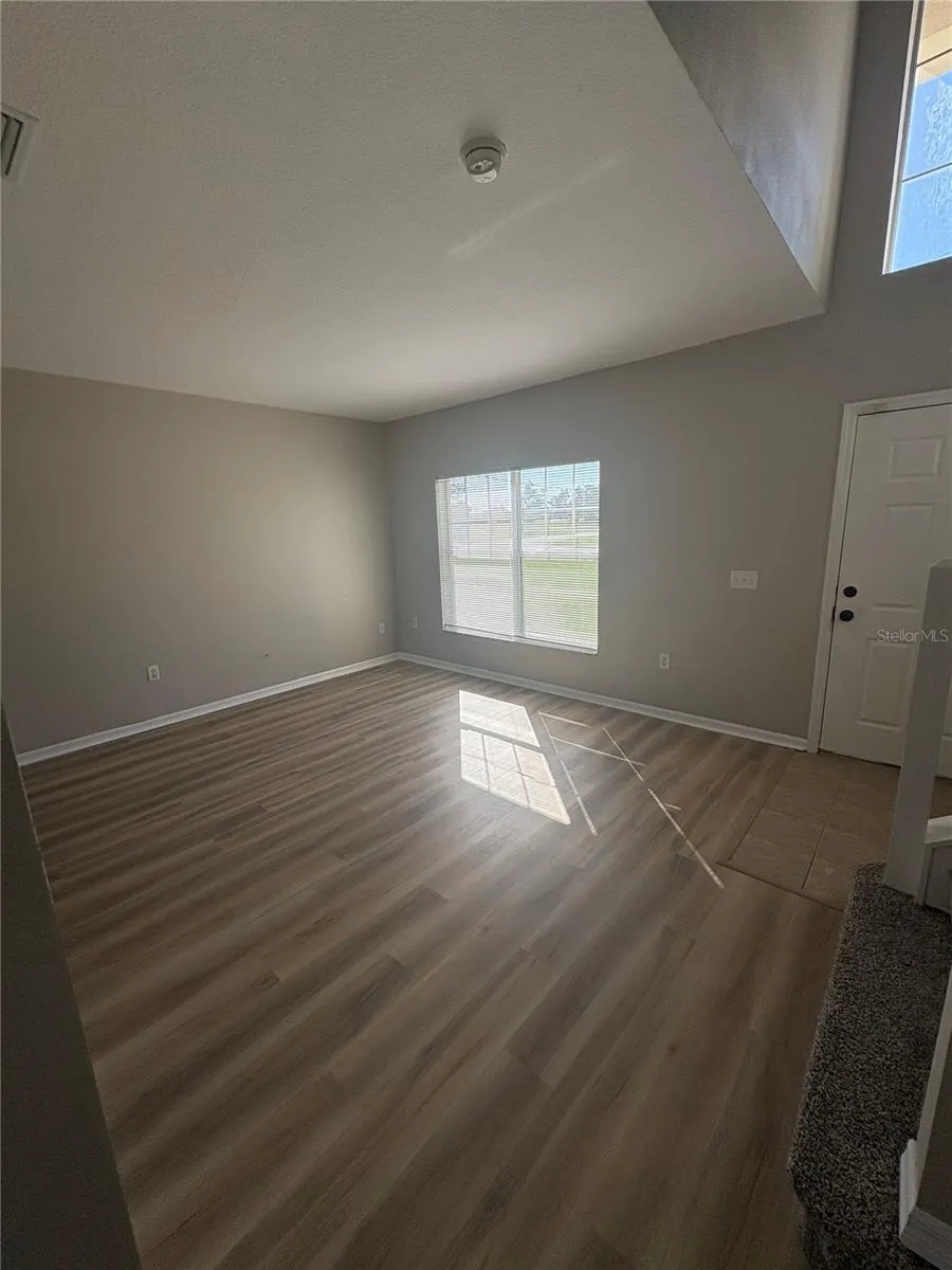 303 CHURCHILL CT