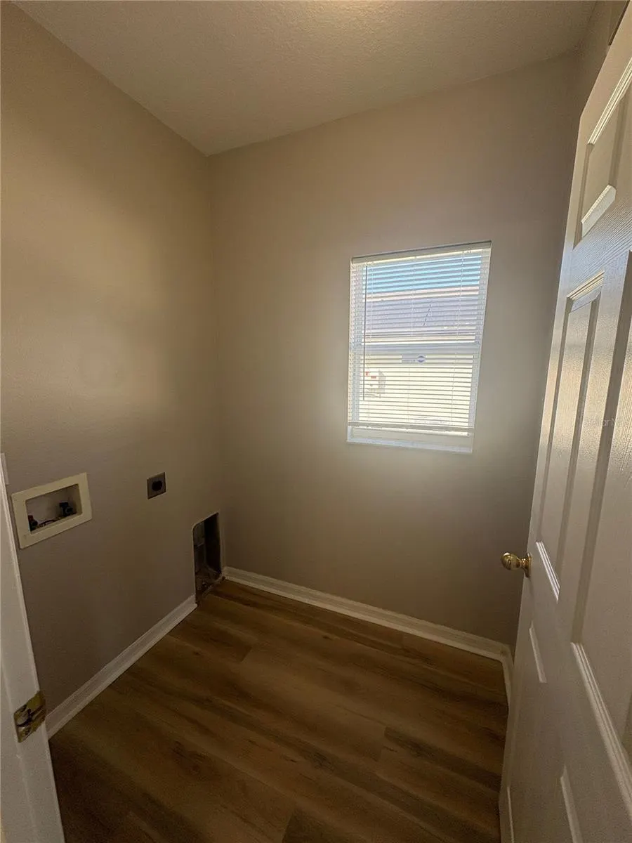 303 CHURCHILL CT