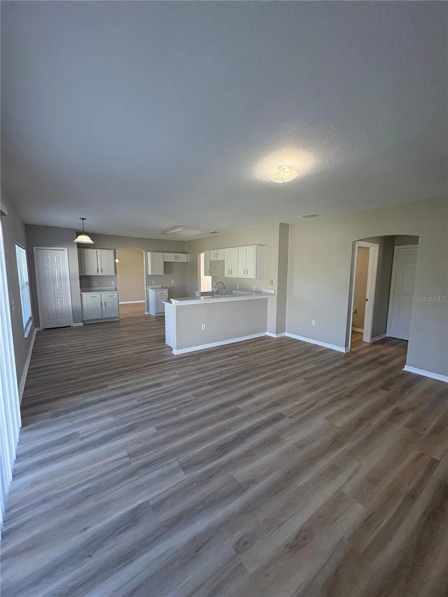303 CHURCHILL CT