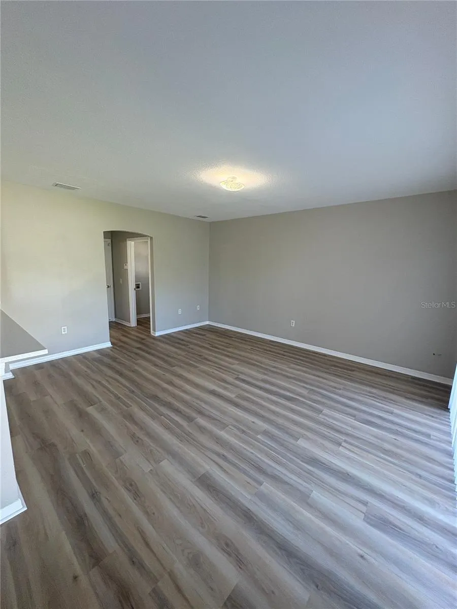 303 CHURCHILL CT