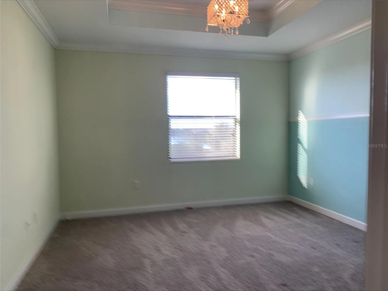 8525 ZOELLER HILLS DR