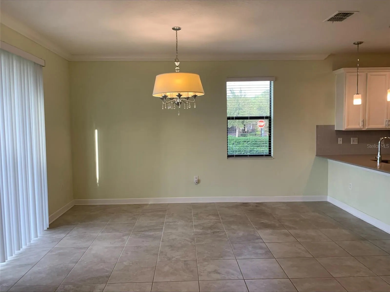 8525 ZOELLER HILLS DR