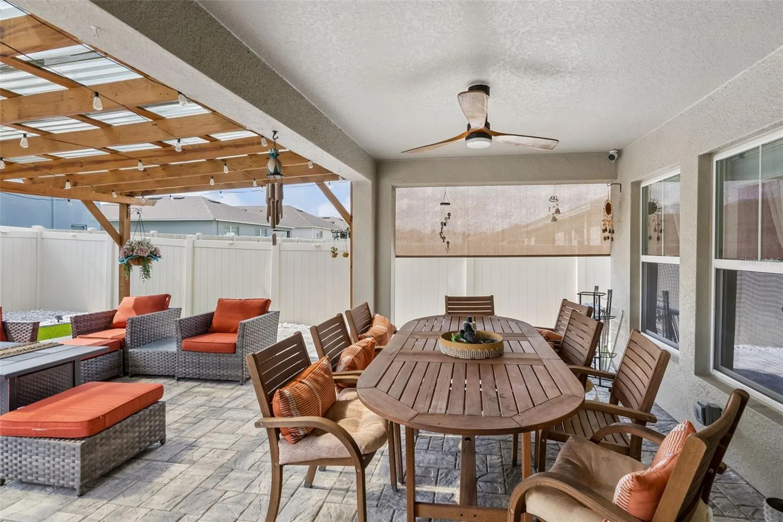 2434 OAKWOOD LN