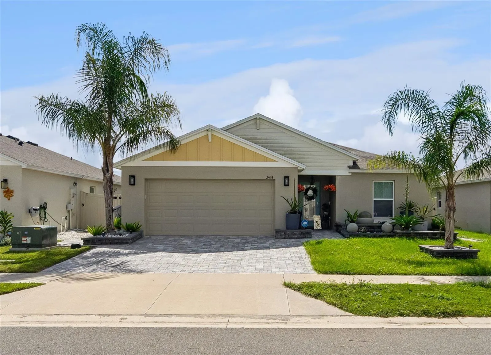 2434 OAKWOOD LN