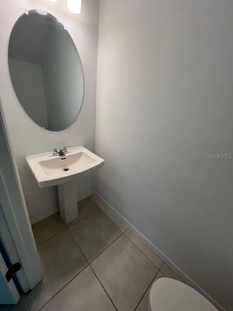 2080 VIEWFINDER ST