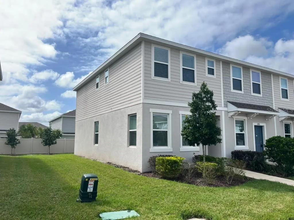 2080 VIEWFINDER ST