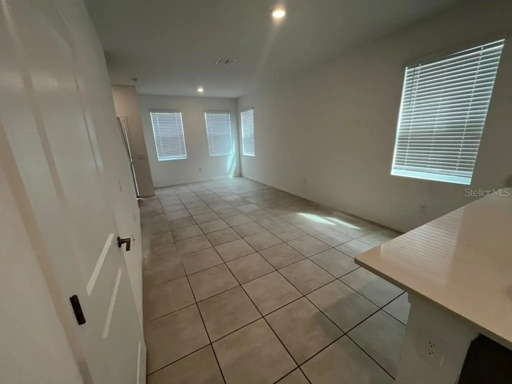 2080 VIEWFINDER ST