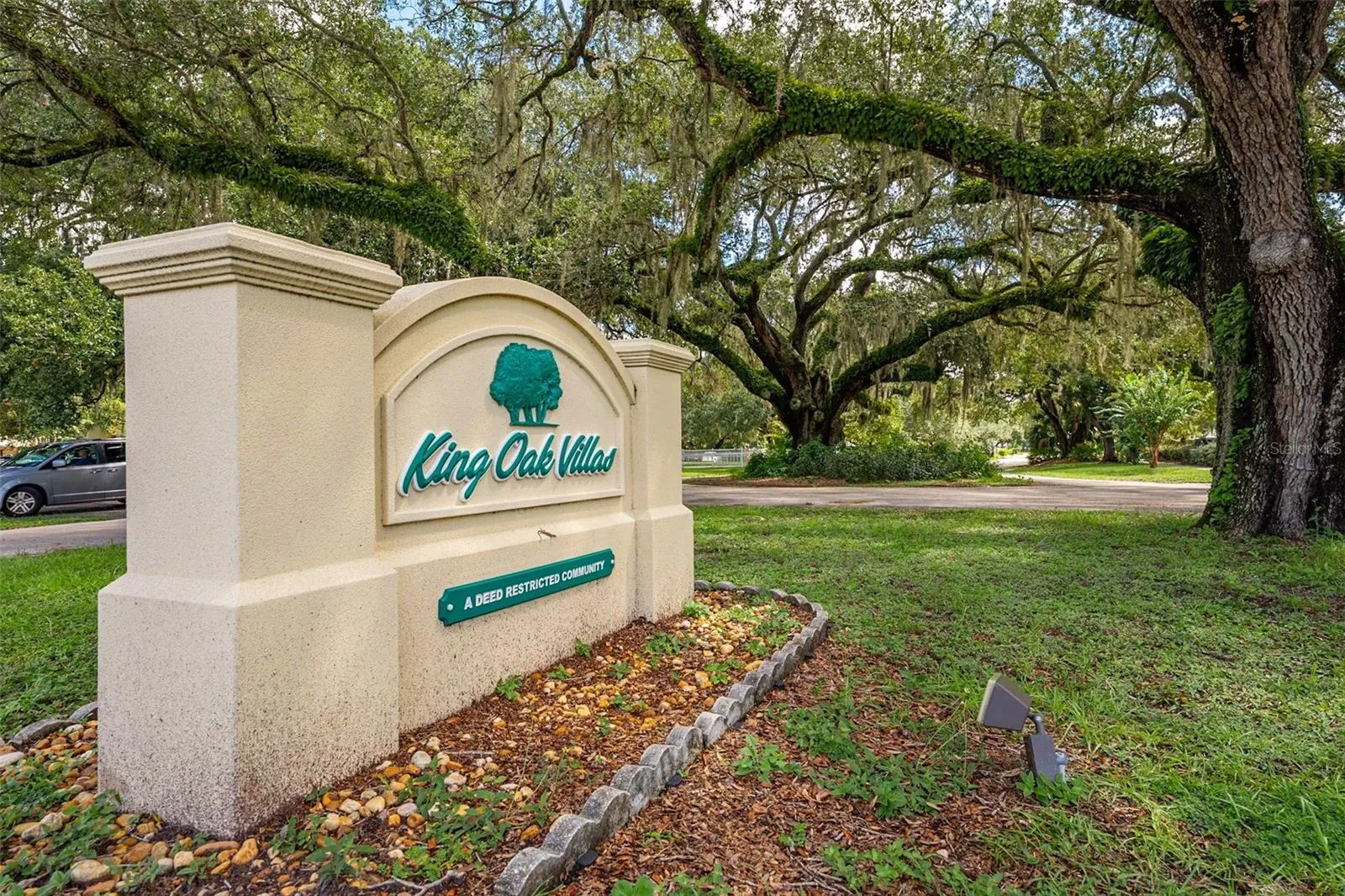 2904 SQUIRE OAK CT