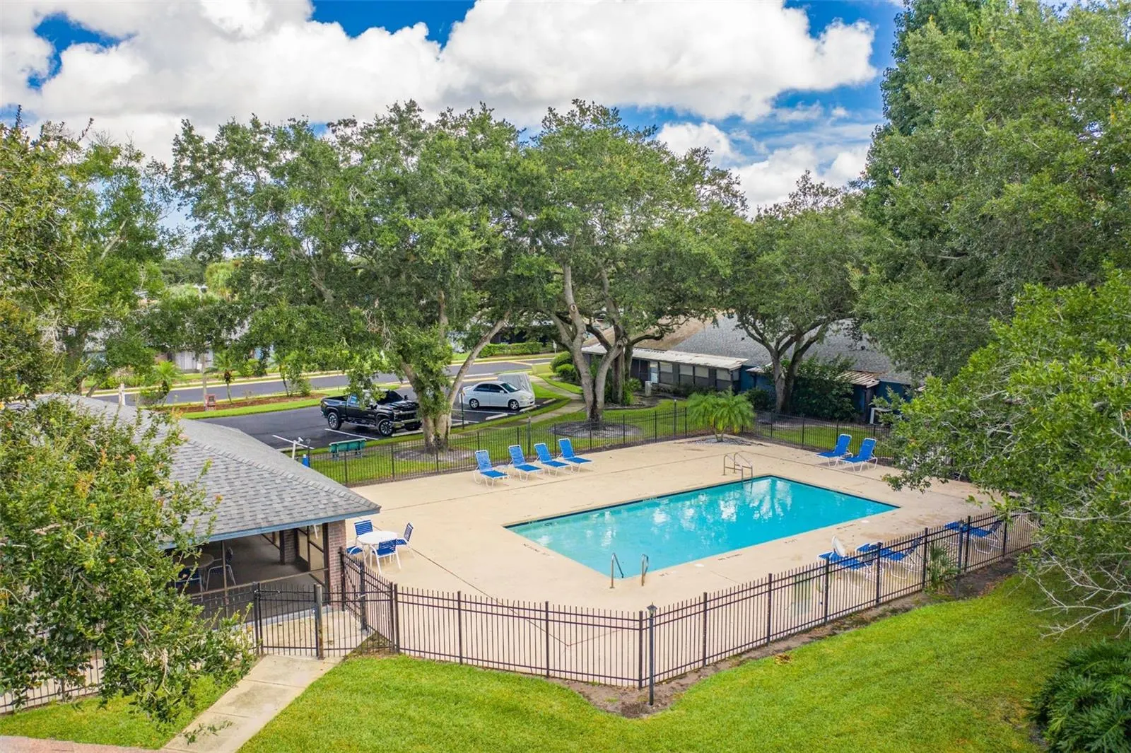 2904 SQUIRE OAK CT