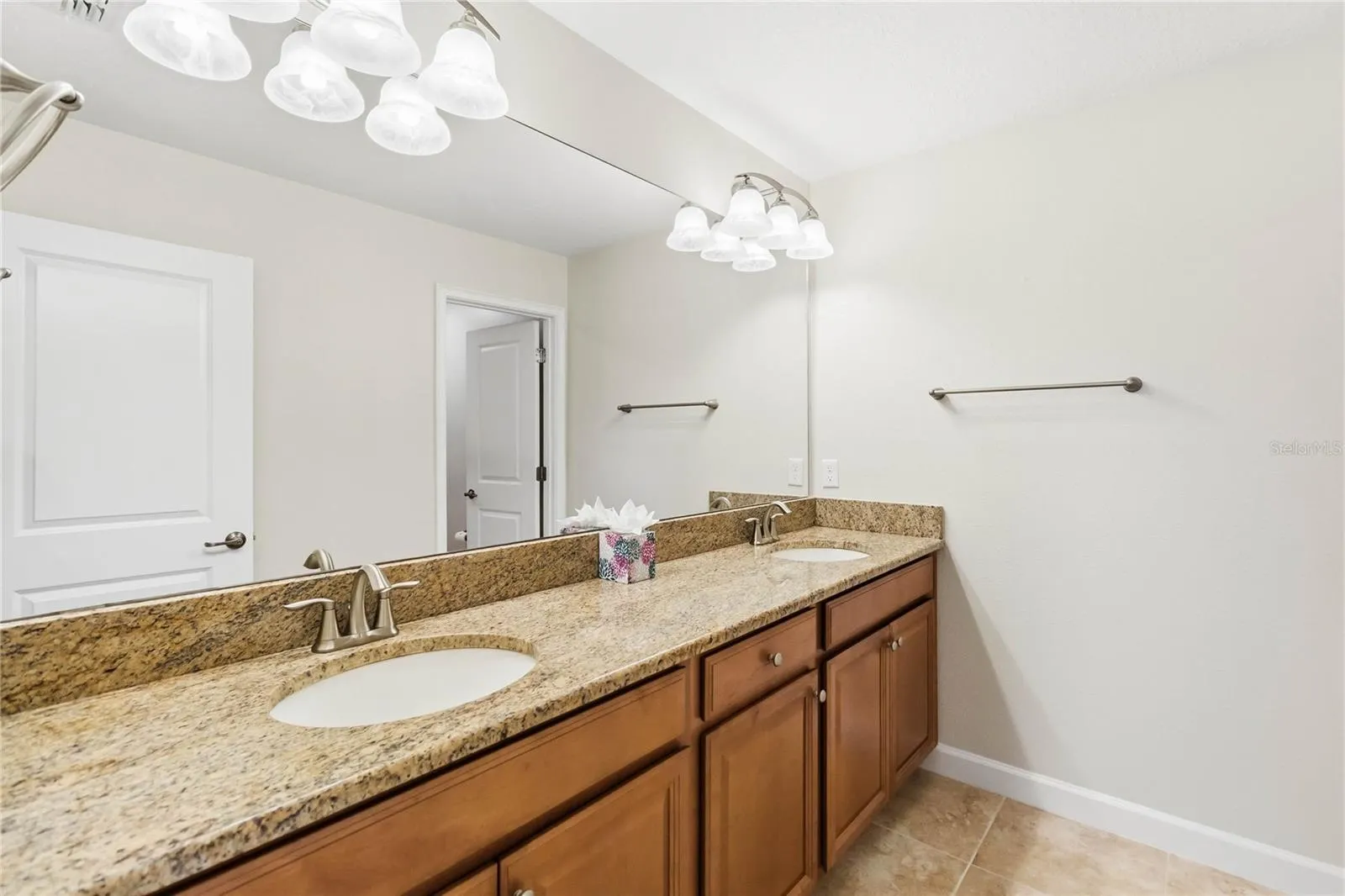 3074 WHITE HORSE CT