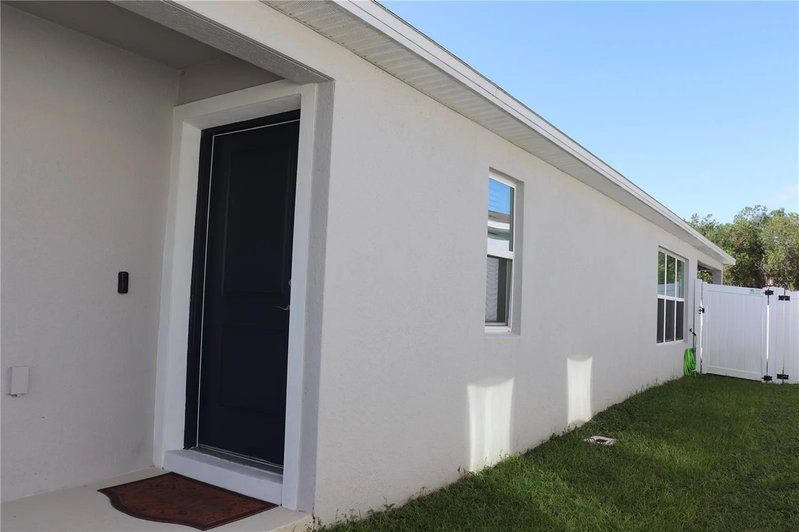 1188 PAPAYA CIR