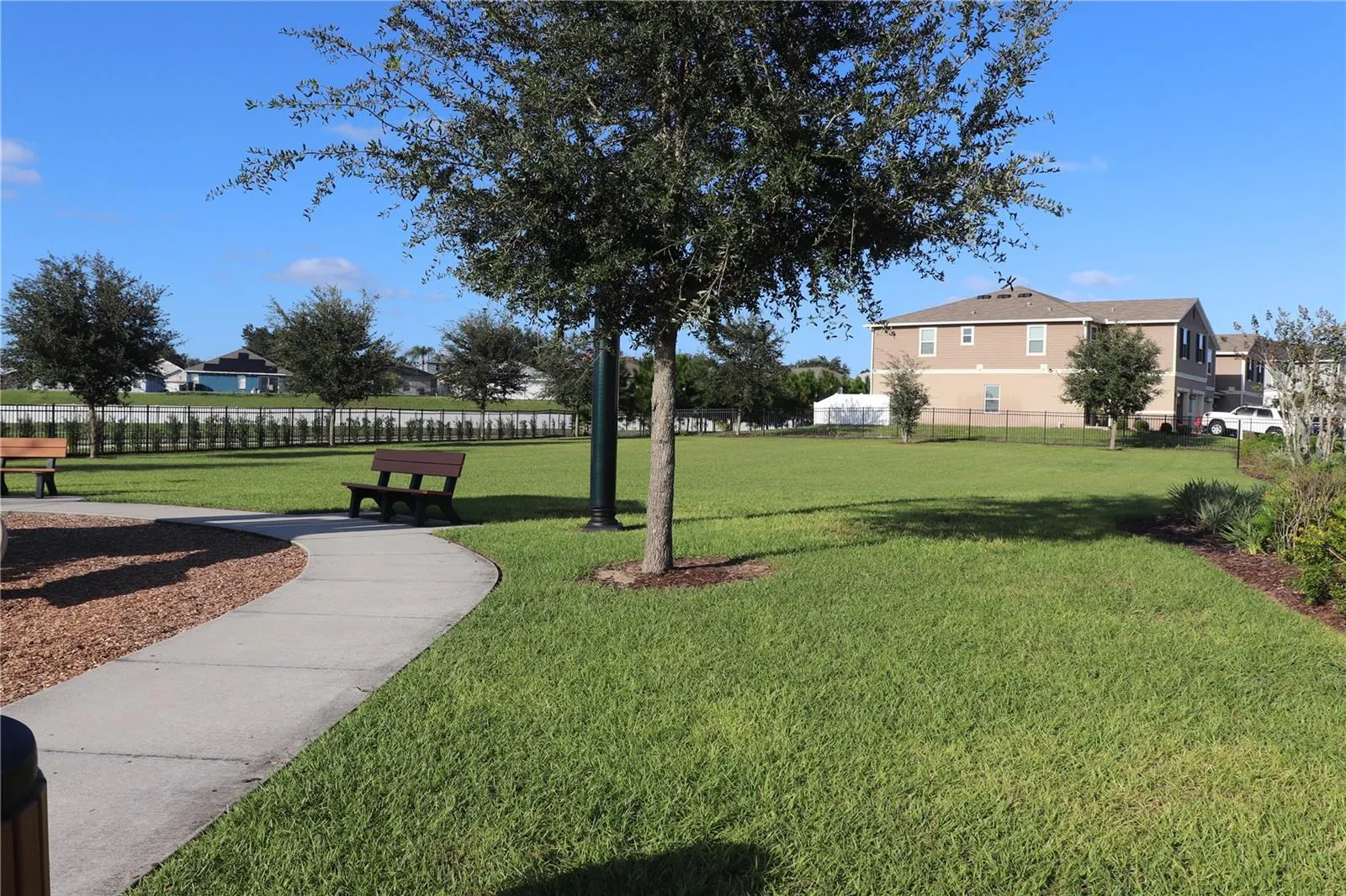 1188 PAPAYA CIR