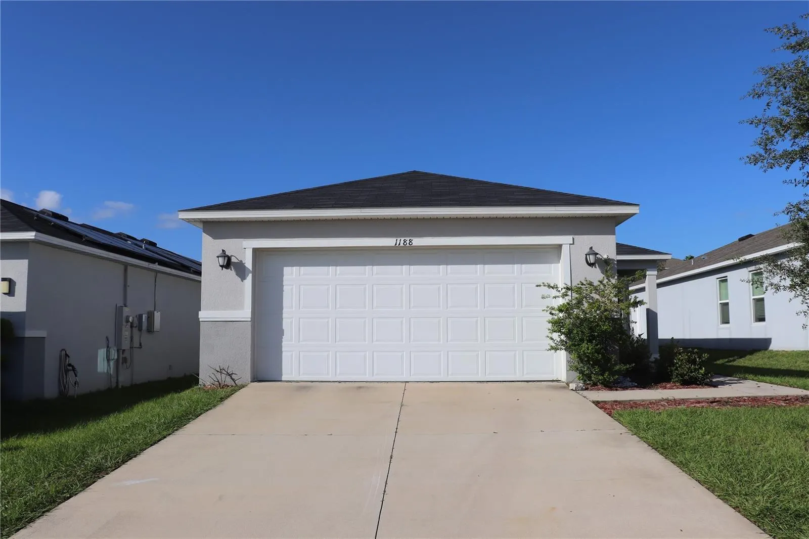 1188 PAPAYA CIR