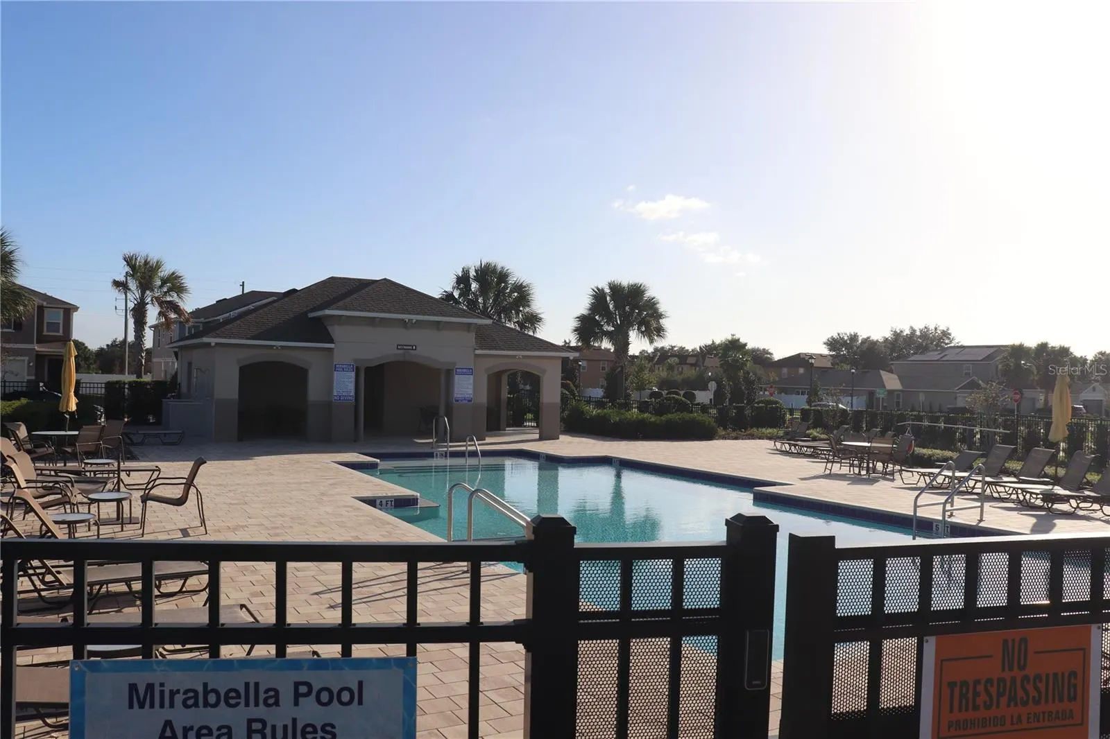 1188 PAPAYA CIR