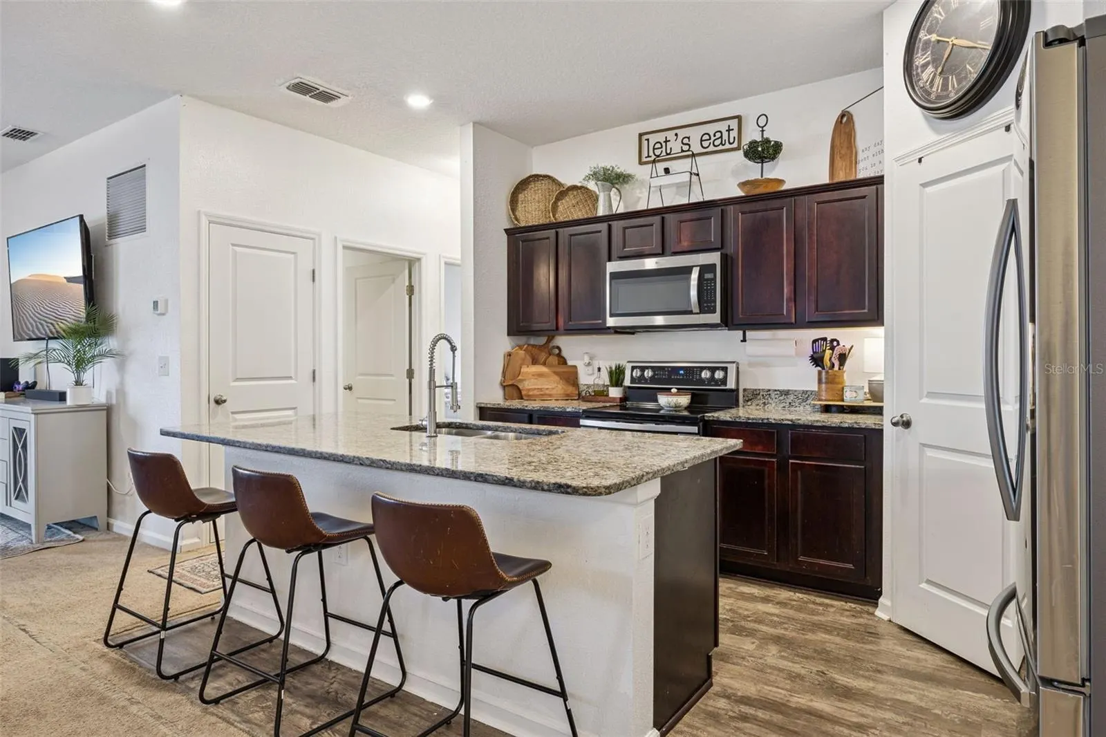 1202 LYCASTE DR