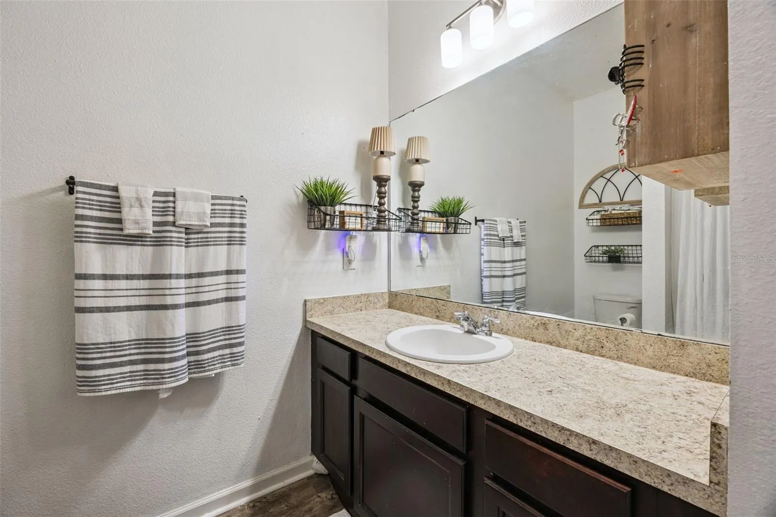 1202 LYCASTE DR
