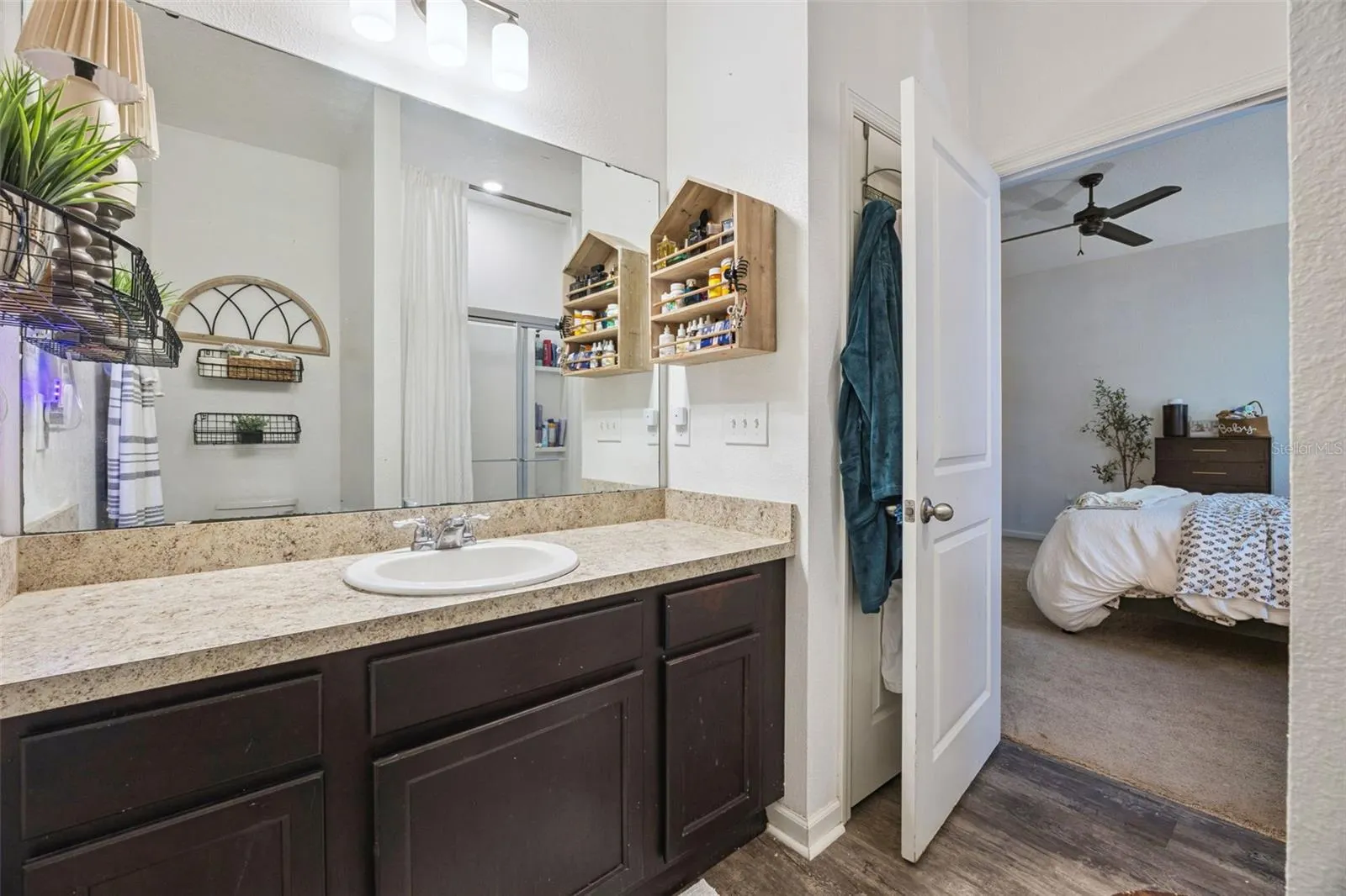 1202 LYCASTE DR