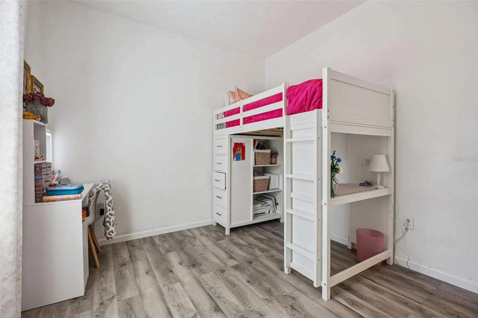 1202 LYCASTE DR