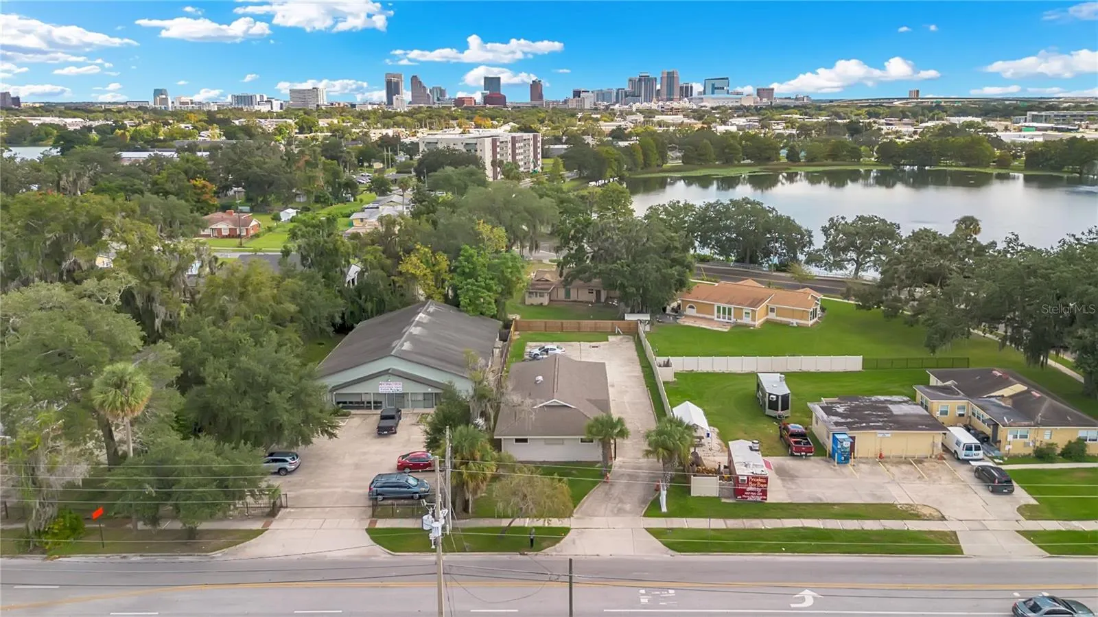 15 N TAMPA AVE