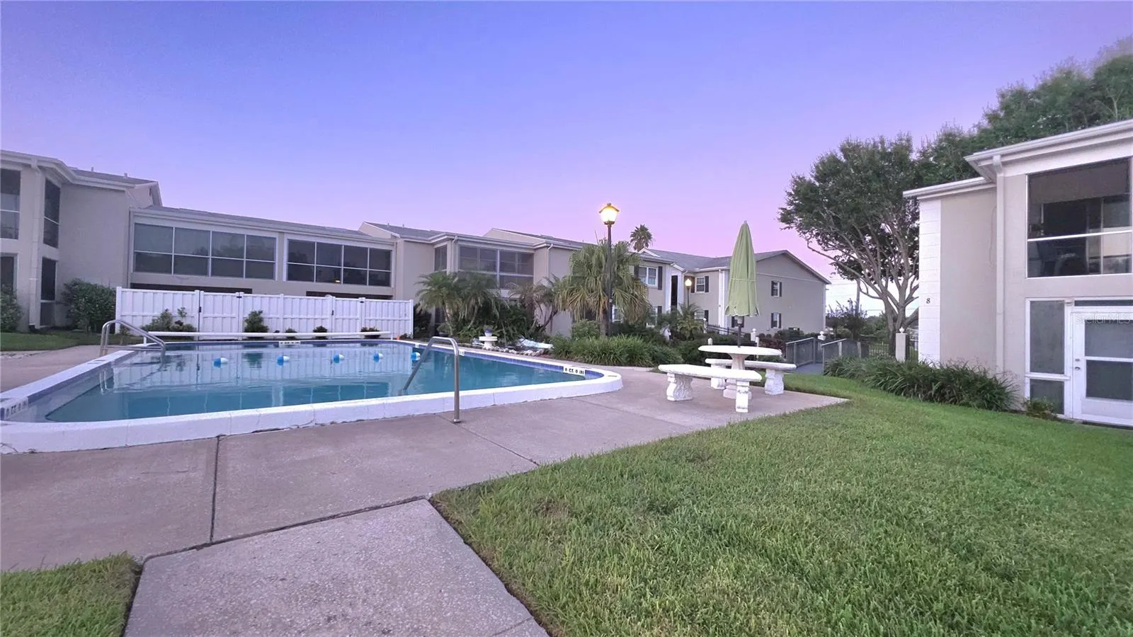 689 NW LAKE HOWARD DR #3B #3B
