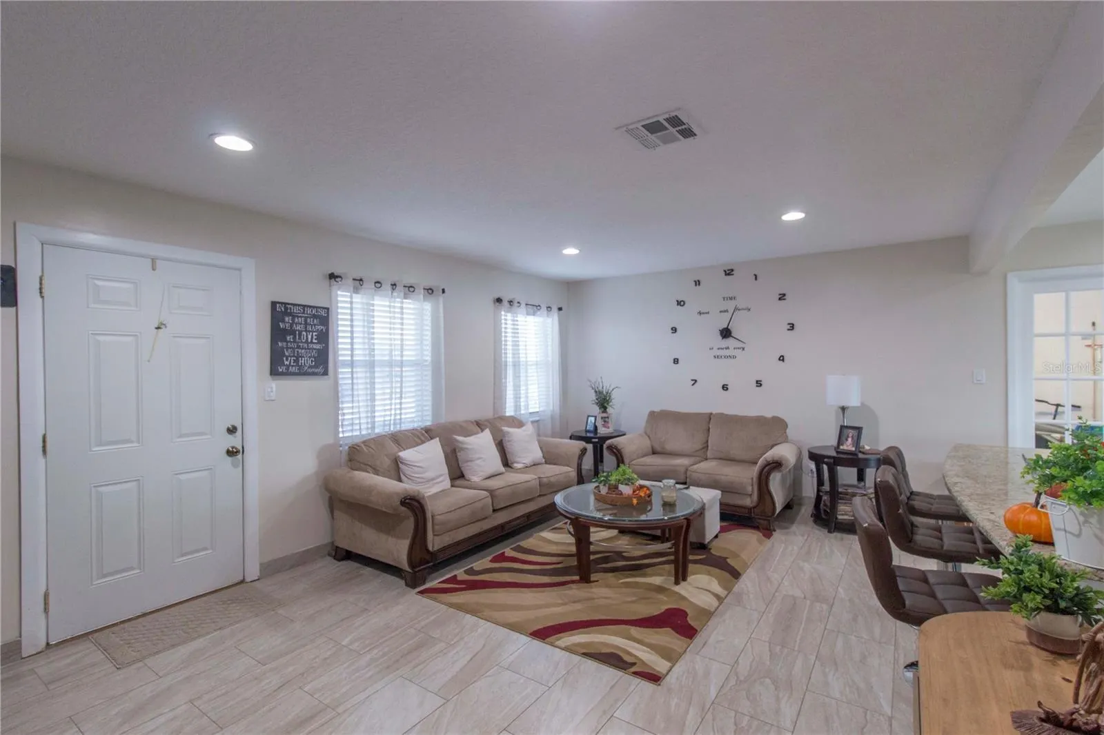 214 DAHLIA DR