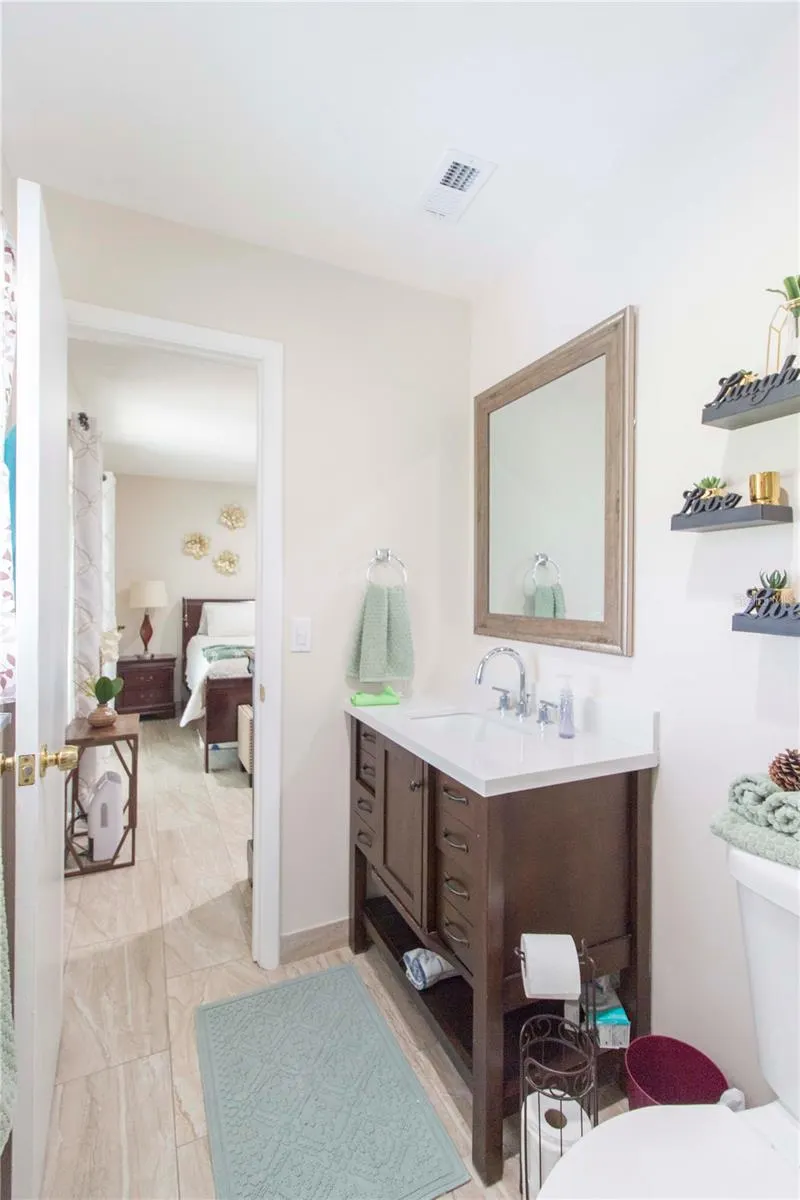 214 DAHLIA DR