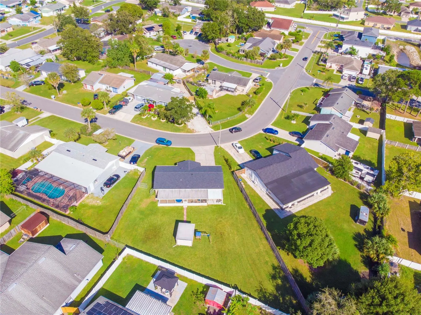 214 DAHLIA DR