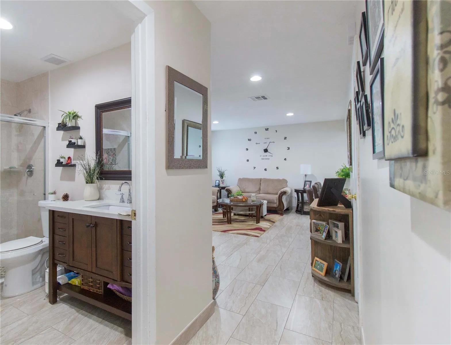 214 DAHLIA DR