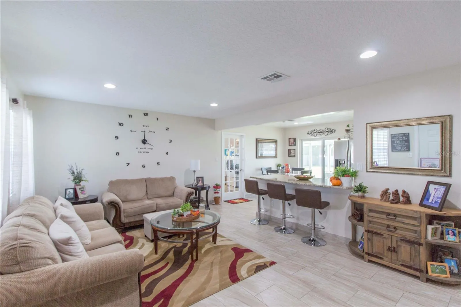 214 DAHLIA DR
