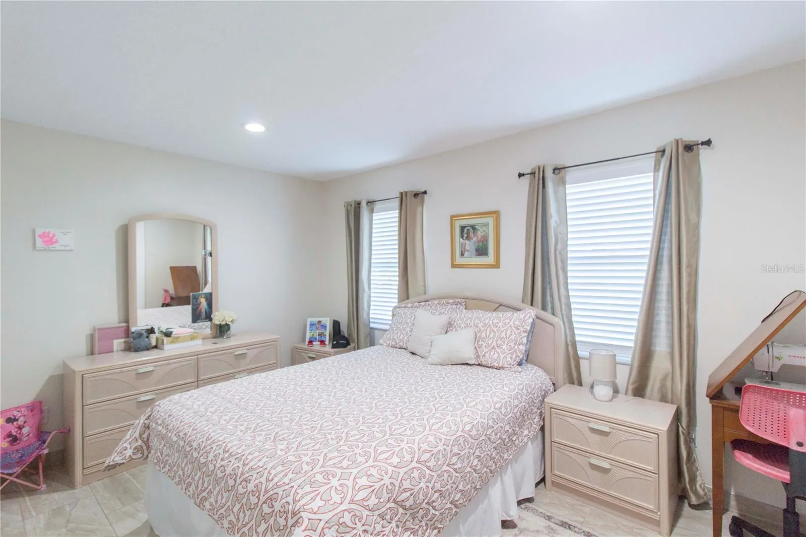 214 DAHLIA DR