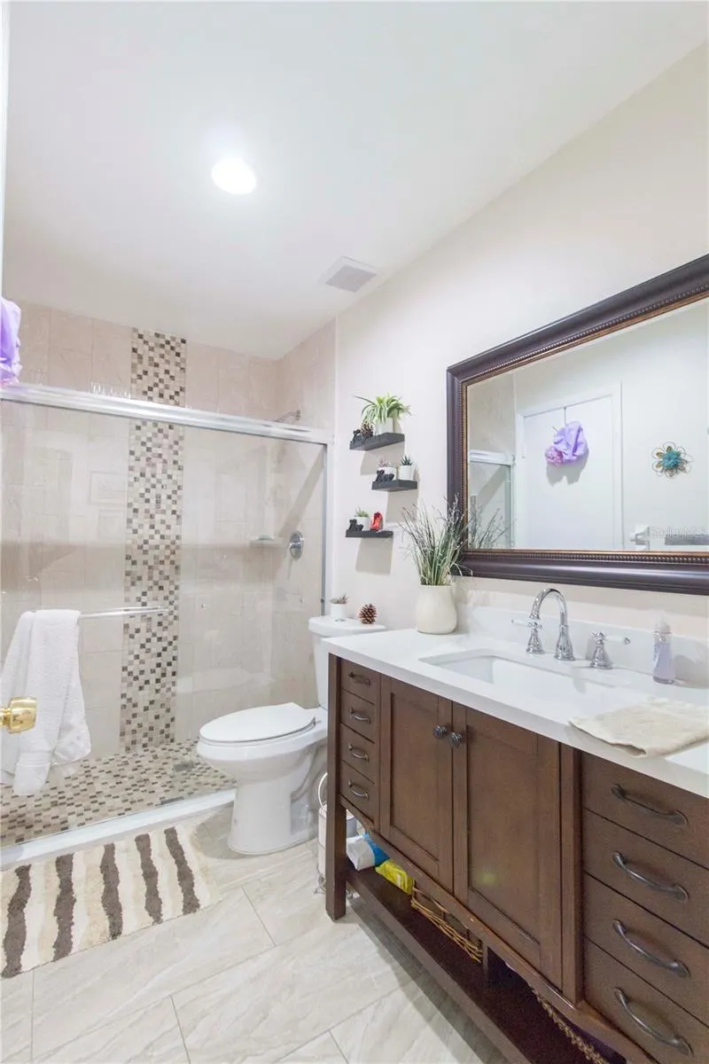 214 DAHLIA DR