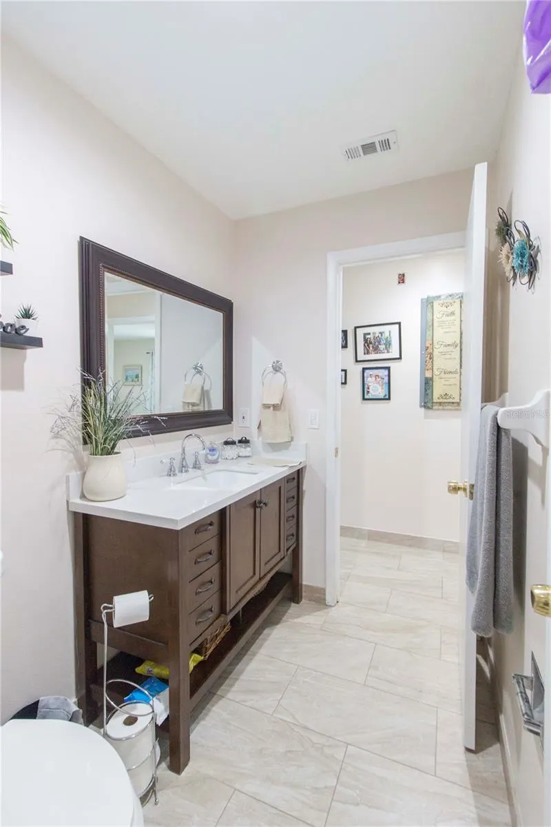 214 DAHLIA DR