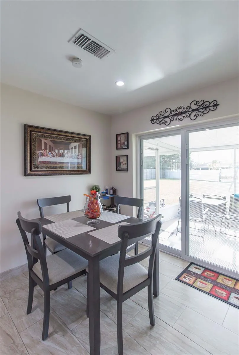 214 DAHLIA DR