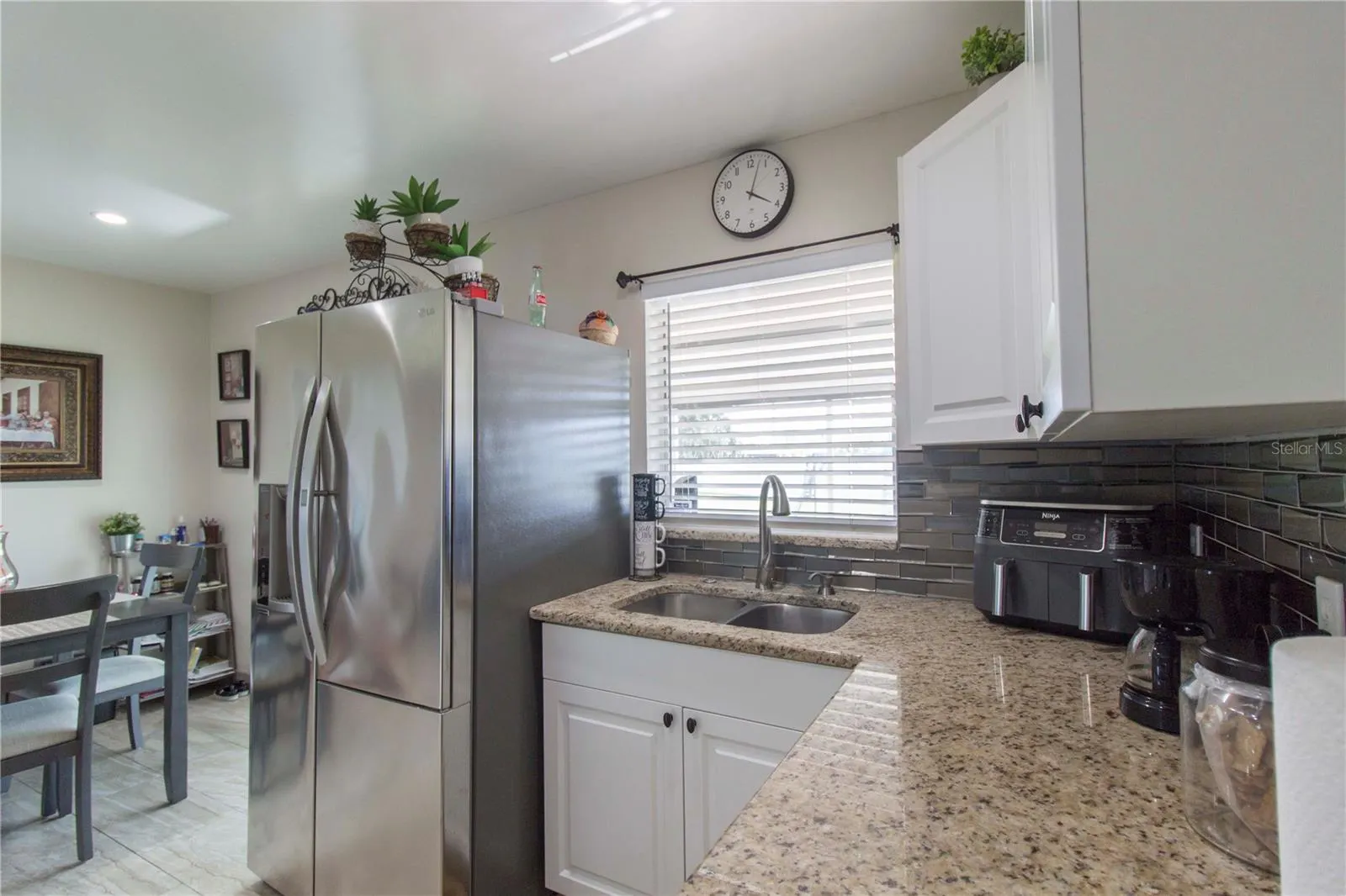 214 DAHLIA DR