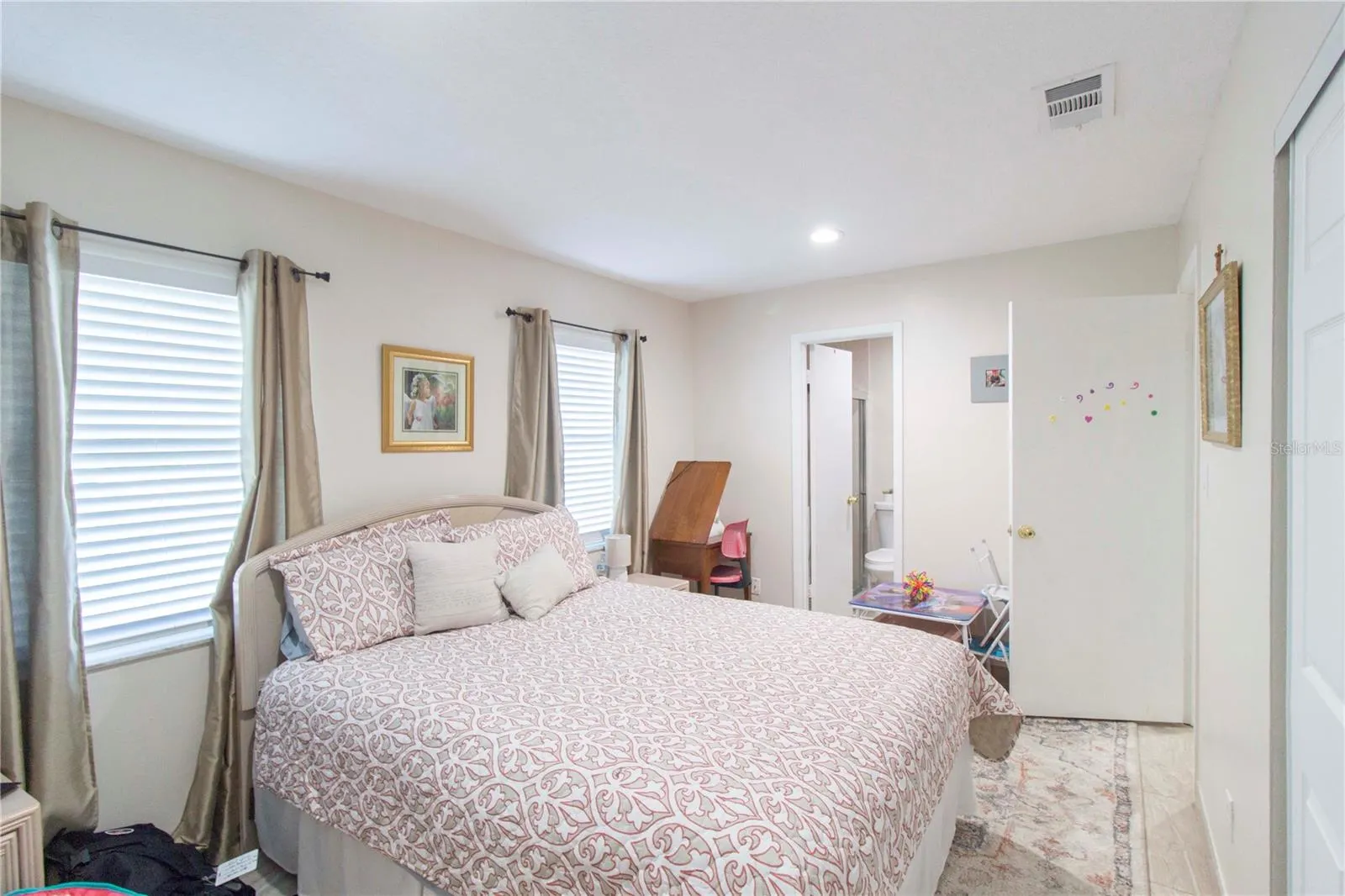 214 DAHLIA DR