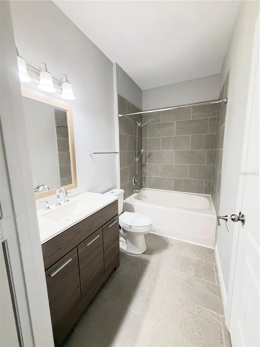 8824 VILLA VIEW CIR #108 #108