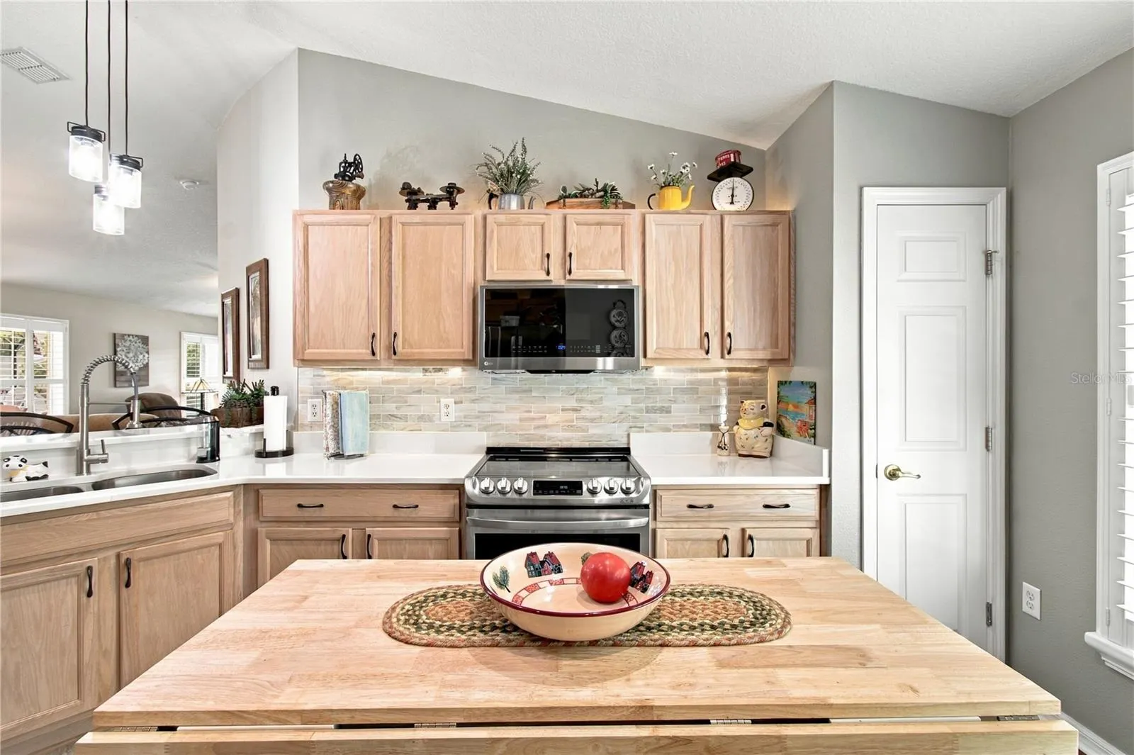 137 RIALTO RD