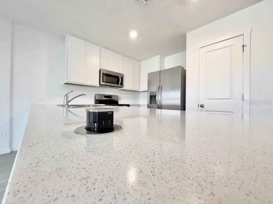 836 LYNX ST