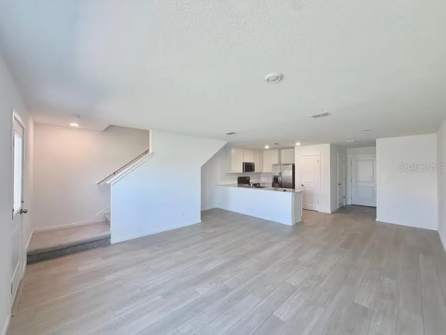 836 LYNX ST