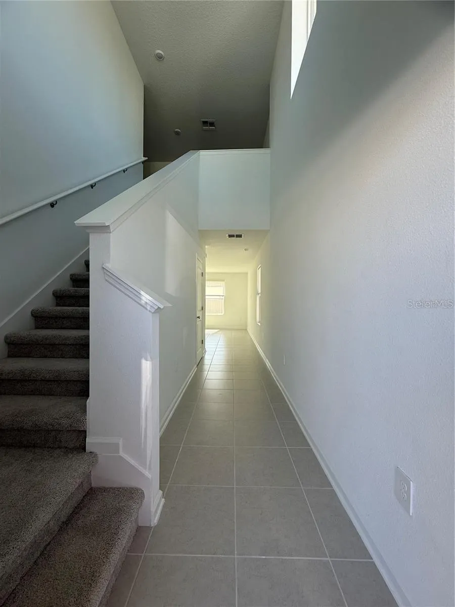 1926 SARAH ST