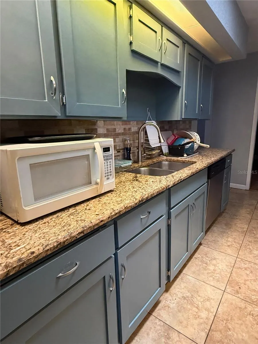 4404 S LAUREL POINTE DR