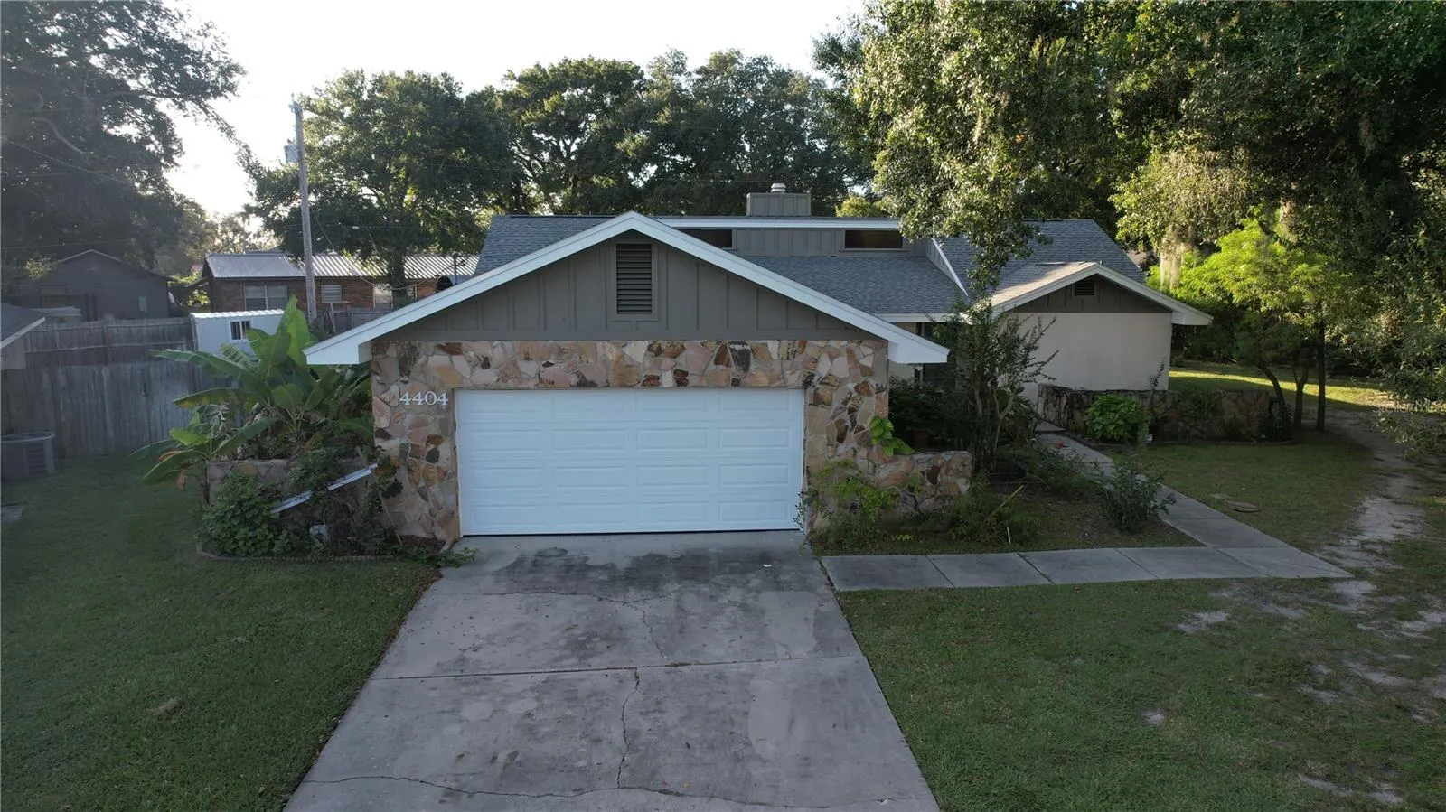 4404 S LAUREL POINTE DR